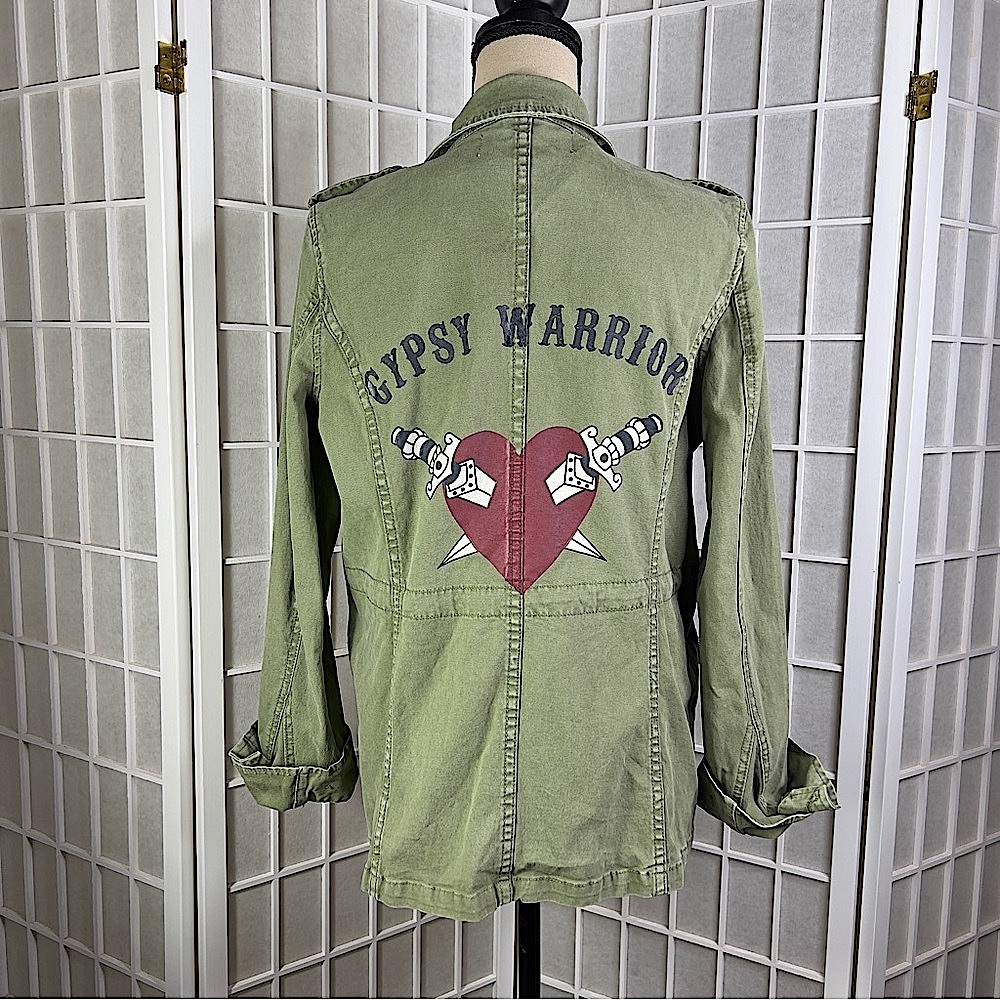 GYPSY WARRIOR Olive Green Utility Jacket – Heart & Daggers Graphic - Size Small
